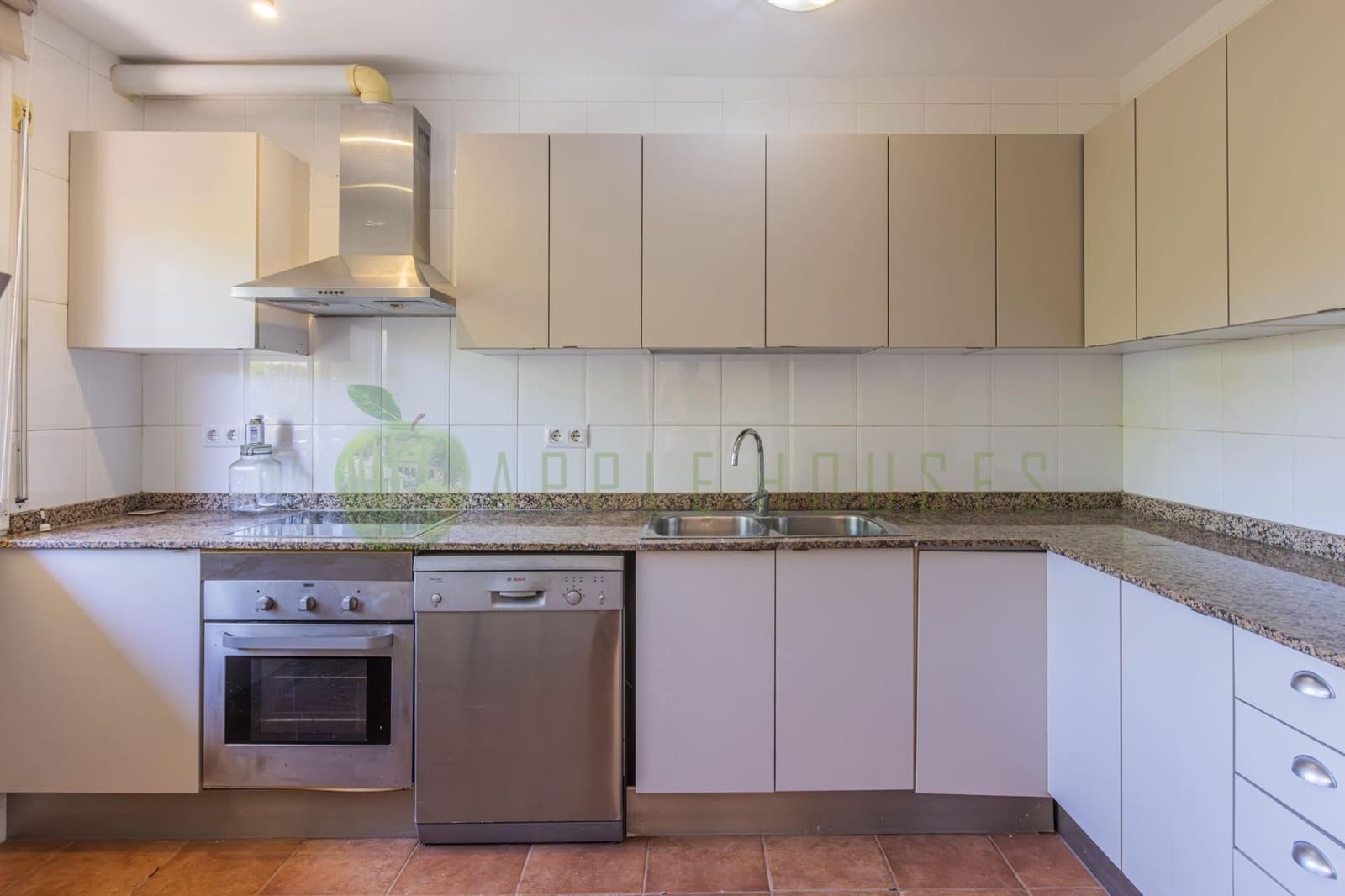 4 bedroom Terraced Villa for sale in Sitges with pool garage - € 645,000 (Ref: 9849342)