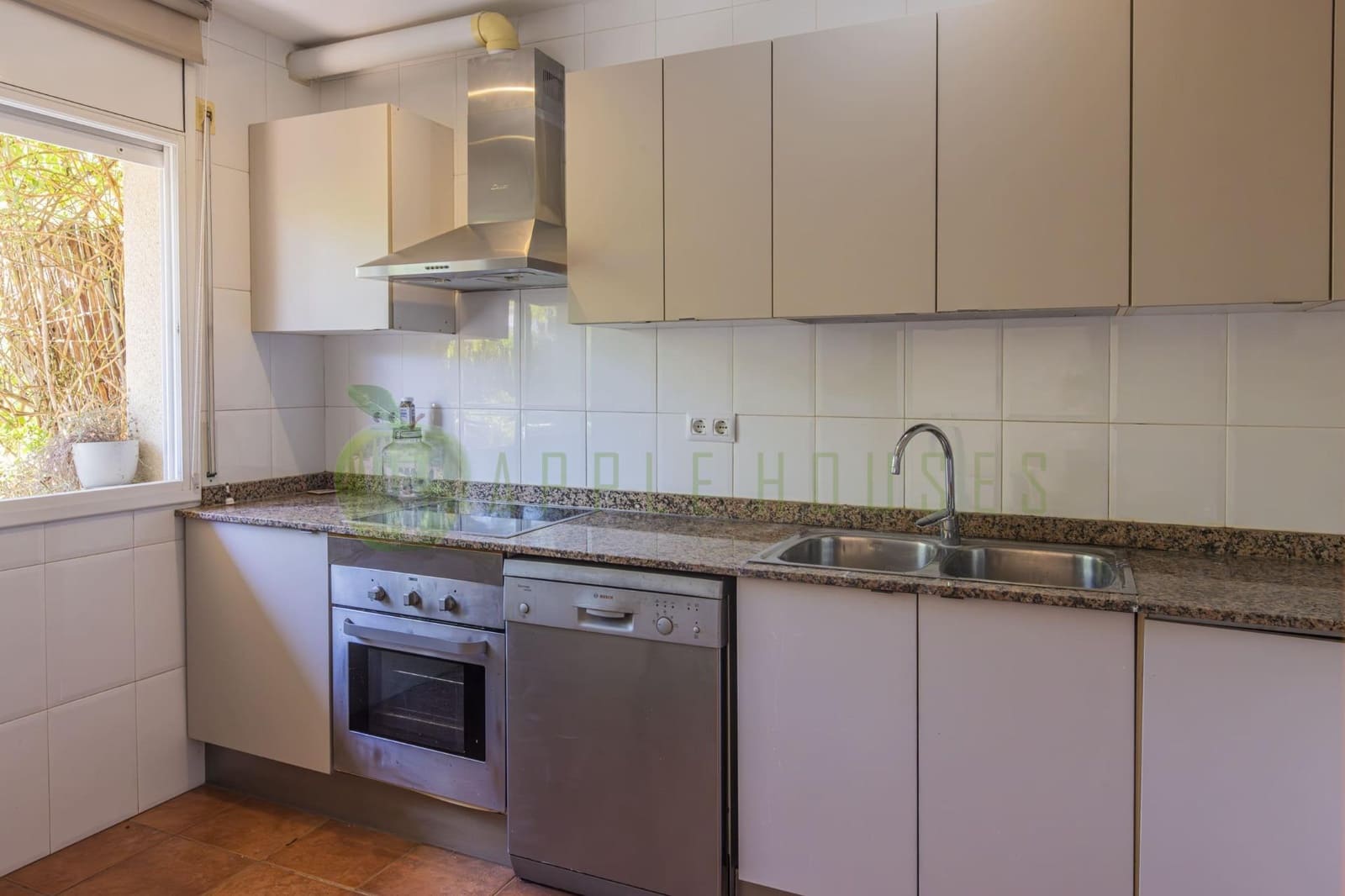 4 bedroom Terraced Villa for sale in Sitges with pool garage - € 645,000 (Ref: 9849342)