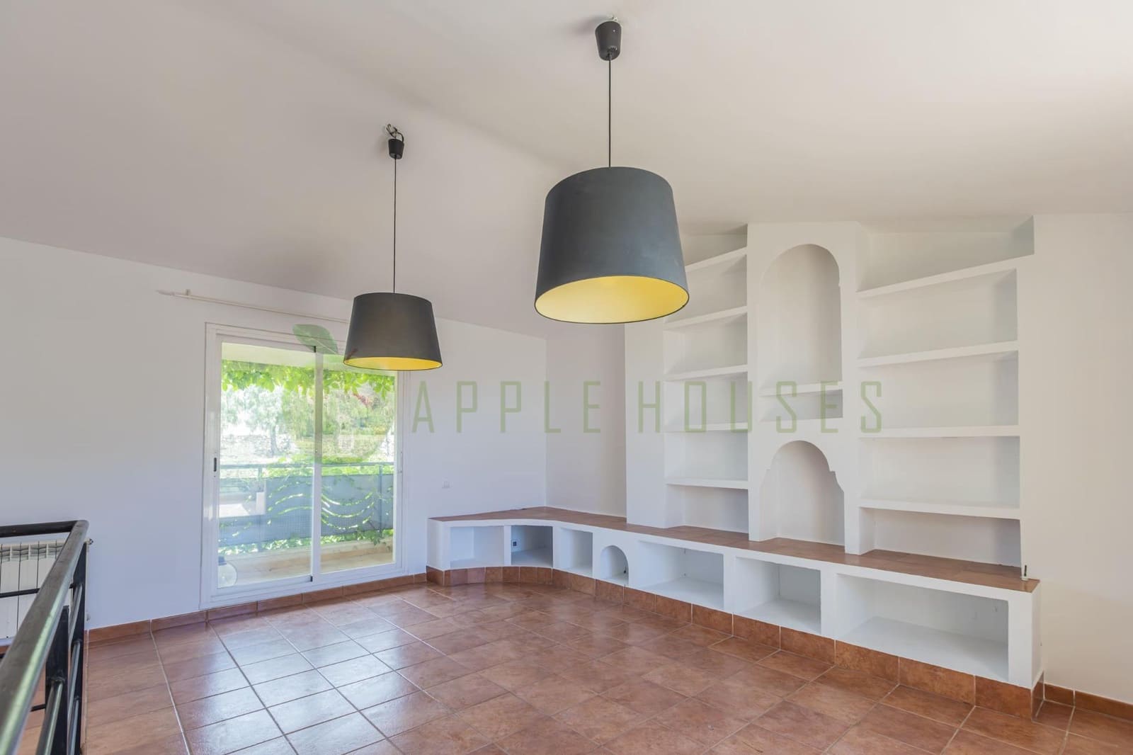 4 bedroom Terraced Villa for sale in Sitges with pool garage - € 645,000 (Ref: 9849342)