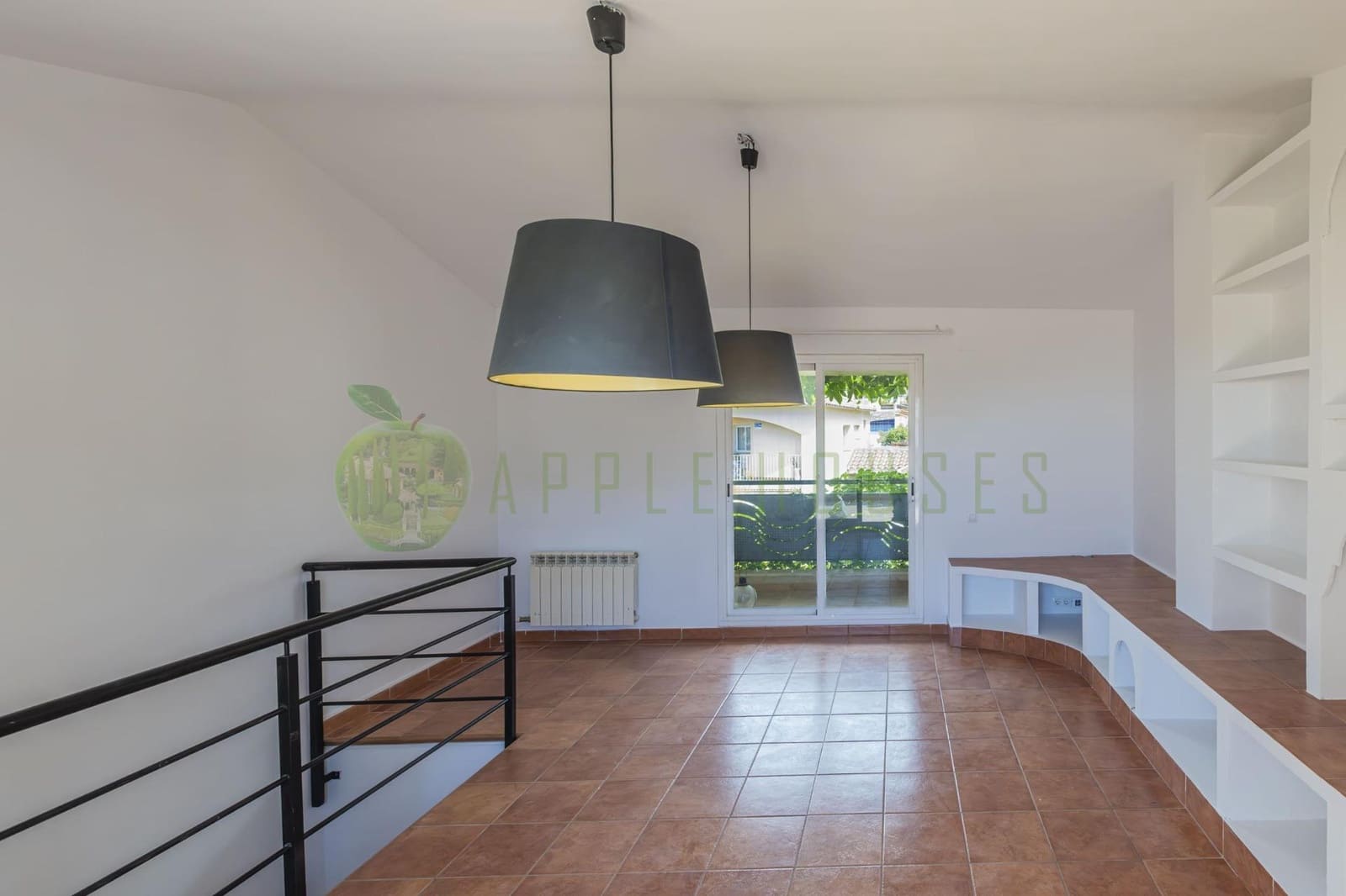 4 bedroom Terraced Villa for sale in Sitges with pool garage - € 645,000 (Ref: 9849342)