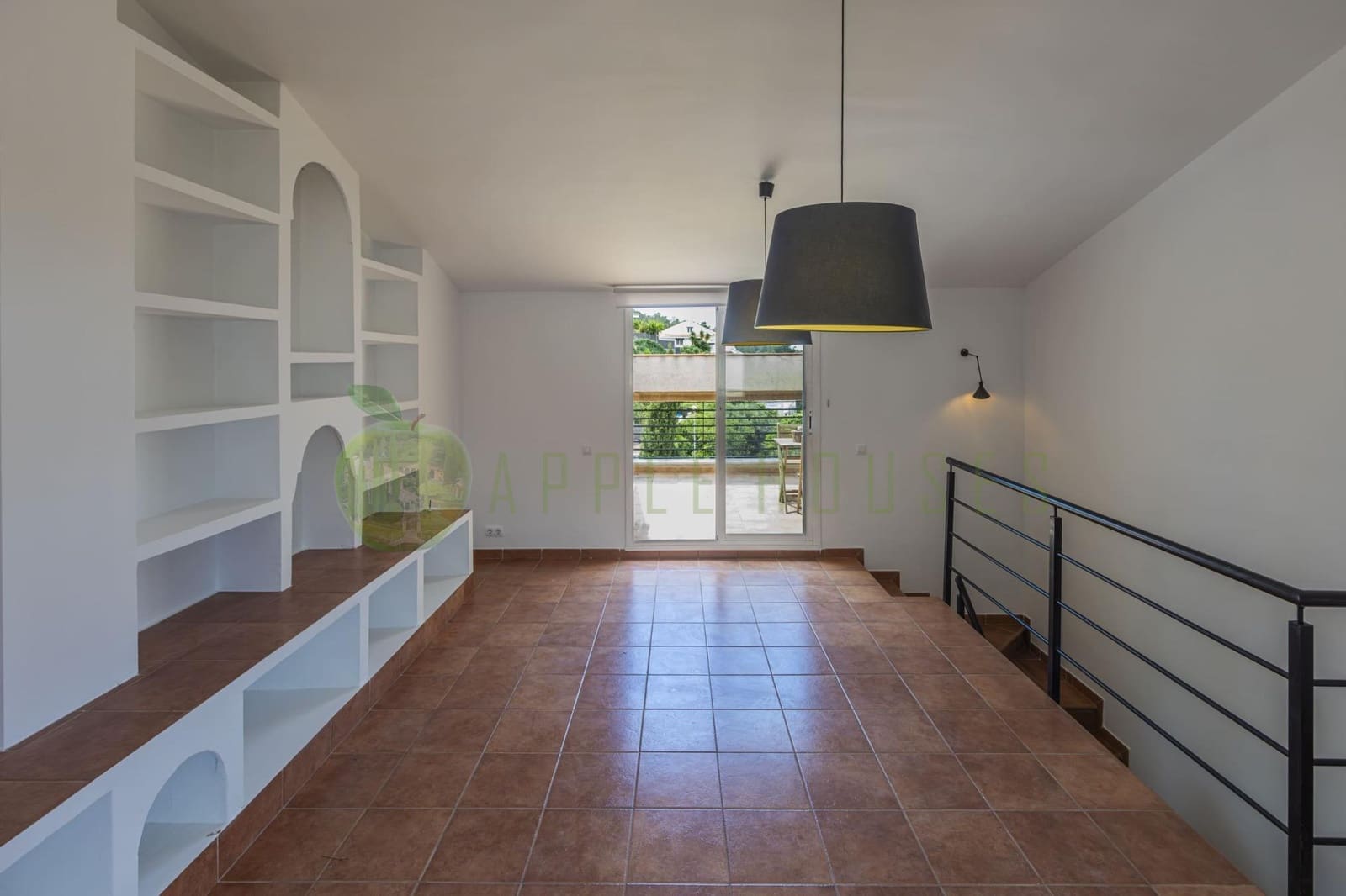 4 bedroom Terraced Villa for sale in Sitges with pool garage - € 645,000 (Ref: 9849342)