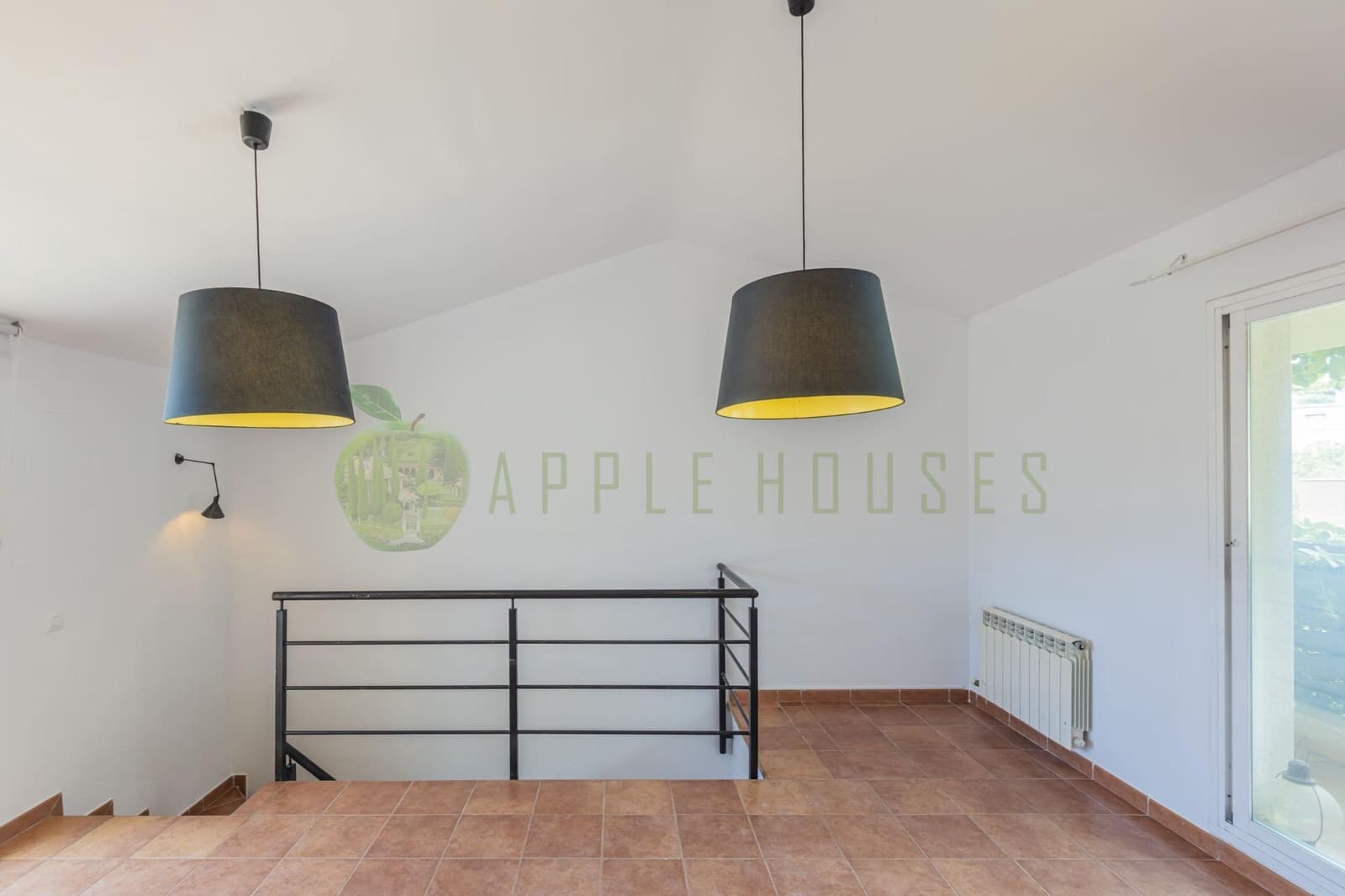 4 bedroom Terraced Villa for sale in Sitges with pool garage - € 645,000 (Ref: 9849342)