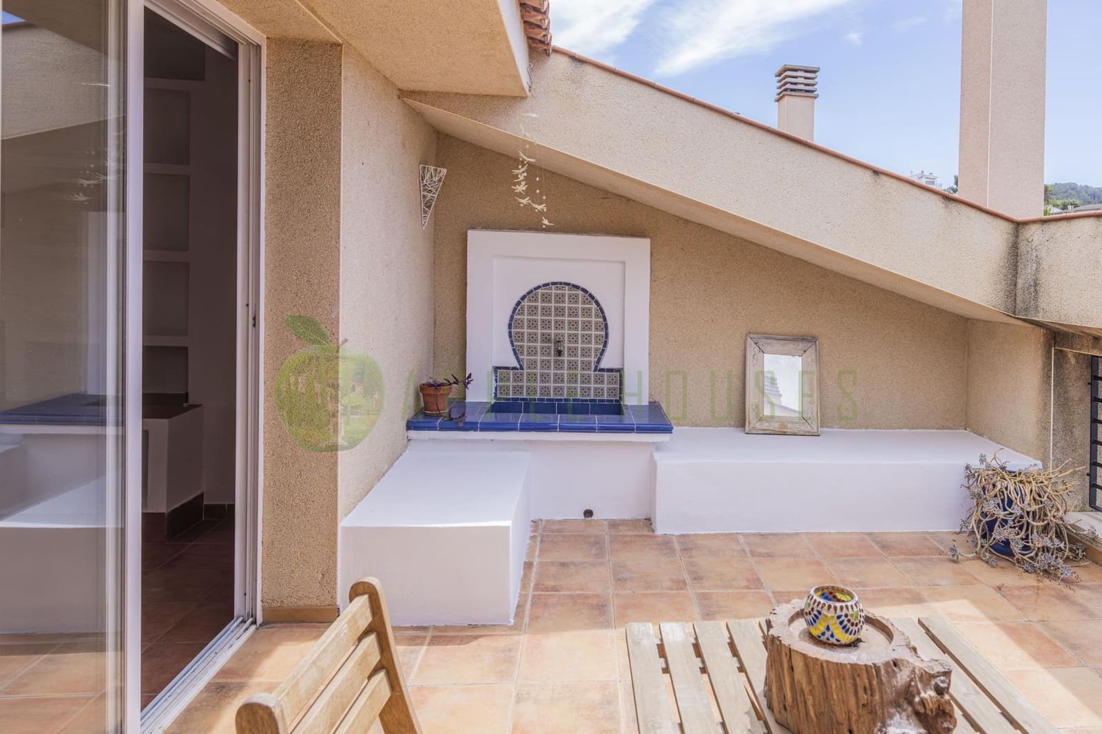 4 bedroom Terraced Villa for sale in Sitges with pool garage - € 645,000 (Ref: 9849342)