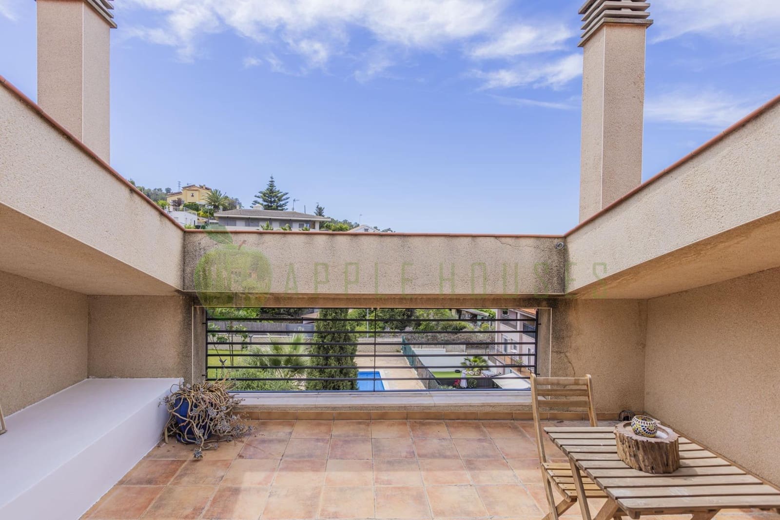 4 bedroom Terraced Villa for sale in Sitges with pool garage - € 645,000 (Ref: 9849342)