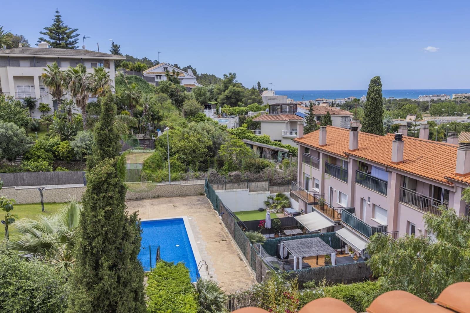 4 bedroom Terraced Villa for sale in Sitges with pool garage - € 645,000 (Ref: 9849342)