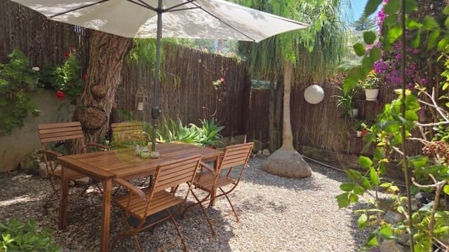 4 slaapkamer Rijtjeshuis te koop in Sitges met zwembad garage - € 645.000 (Ref: 9849342)
