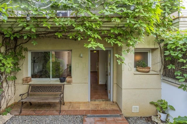 4 slaapkamer Rijtjeshuis te koop in Sitges met zwembad garage - € 645.000 (Ref: 9849342)