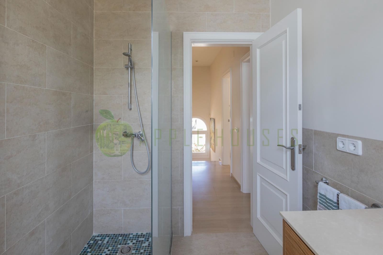 5 bedroom Villa for sale in Sitges with pool - € 1,595,000 (Ref: 9876405)