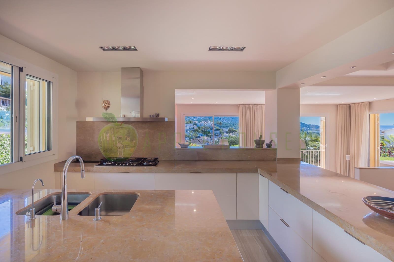 5 bedroom Villa for sale in Sitges with pool - € 1,595,000 (Ref: 9876405)