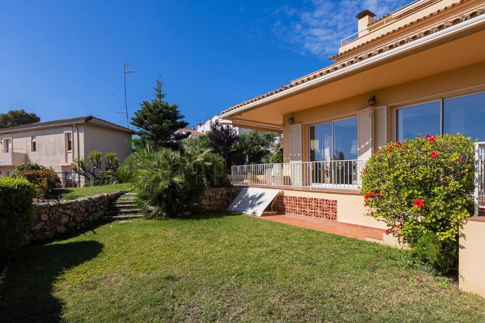5 bedroom Villa for sale in Sitges with pool - € 1,595,000 (Ref: 9876405)