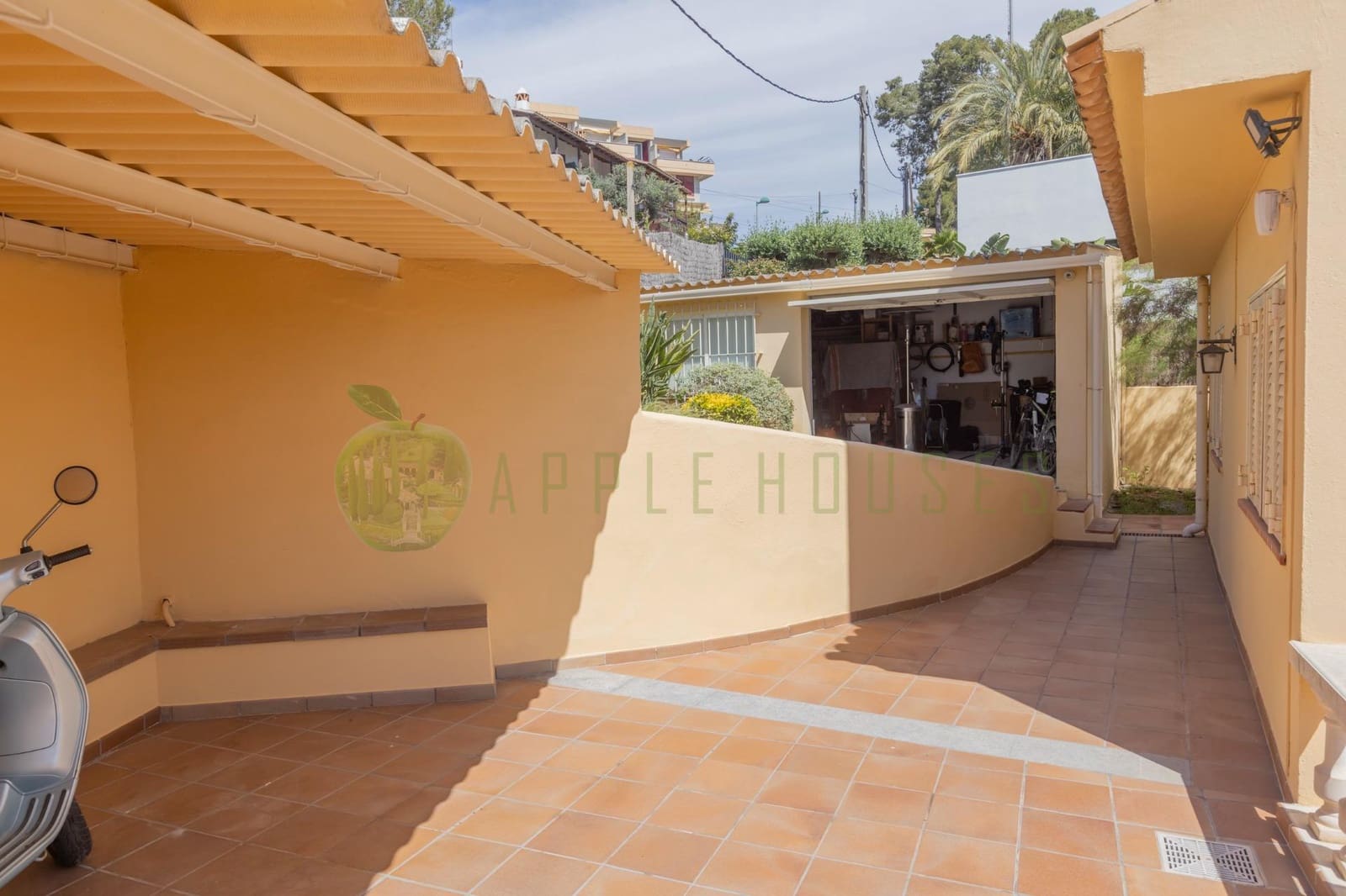 5 bedroom Villa for sale in Sitges with pool - € 1,595,000 (Ref: 9876405)