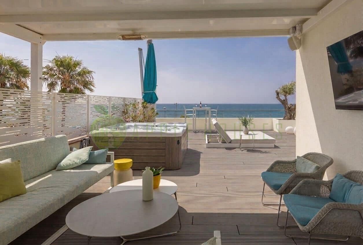 2 slaapkamer Penthouse te koop in Sitges - € 2.500.000 (Ref: 9890363)