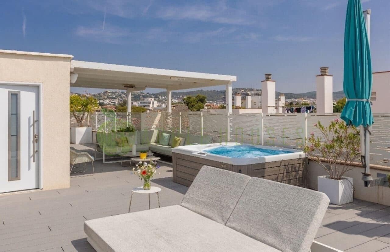 2 slaapkamer Penthouse te koop in Sitges - € 2.500.000 (Ref: 9890363)