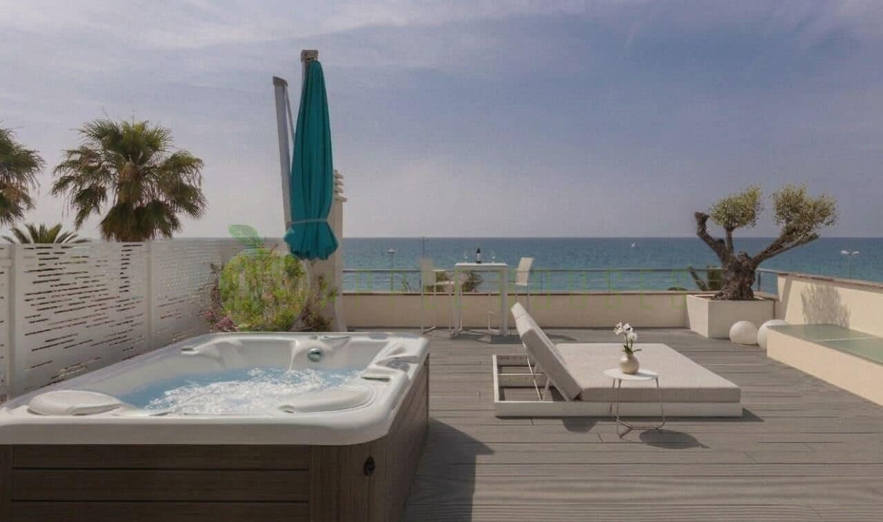 2 slaapkamer Penthouse te koop in Sitges - € 2.500.000 (Ref: 9890363)