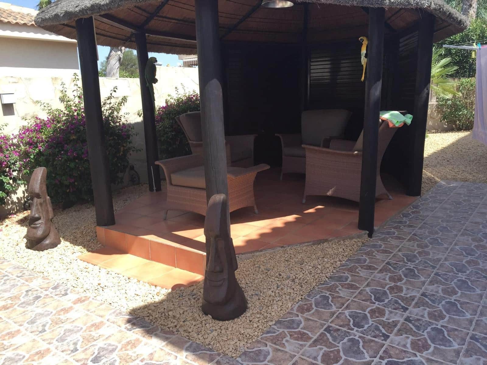 Chalet de 4 habitaciones en Rojales en venta con piscina - 557.000 € (Ref: 10000903)
