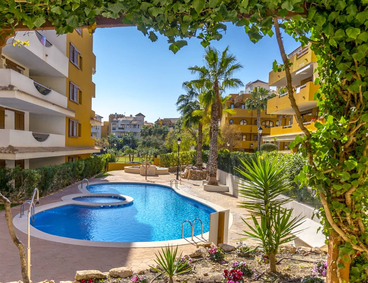 3 soveværelse Lejlighed til salg i Punta Prima - € 449.000 (Ref: 10037637)