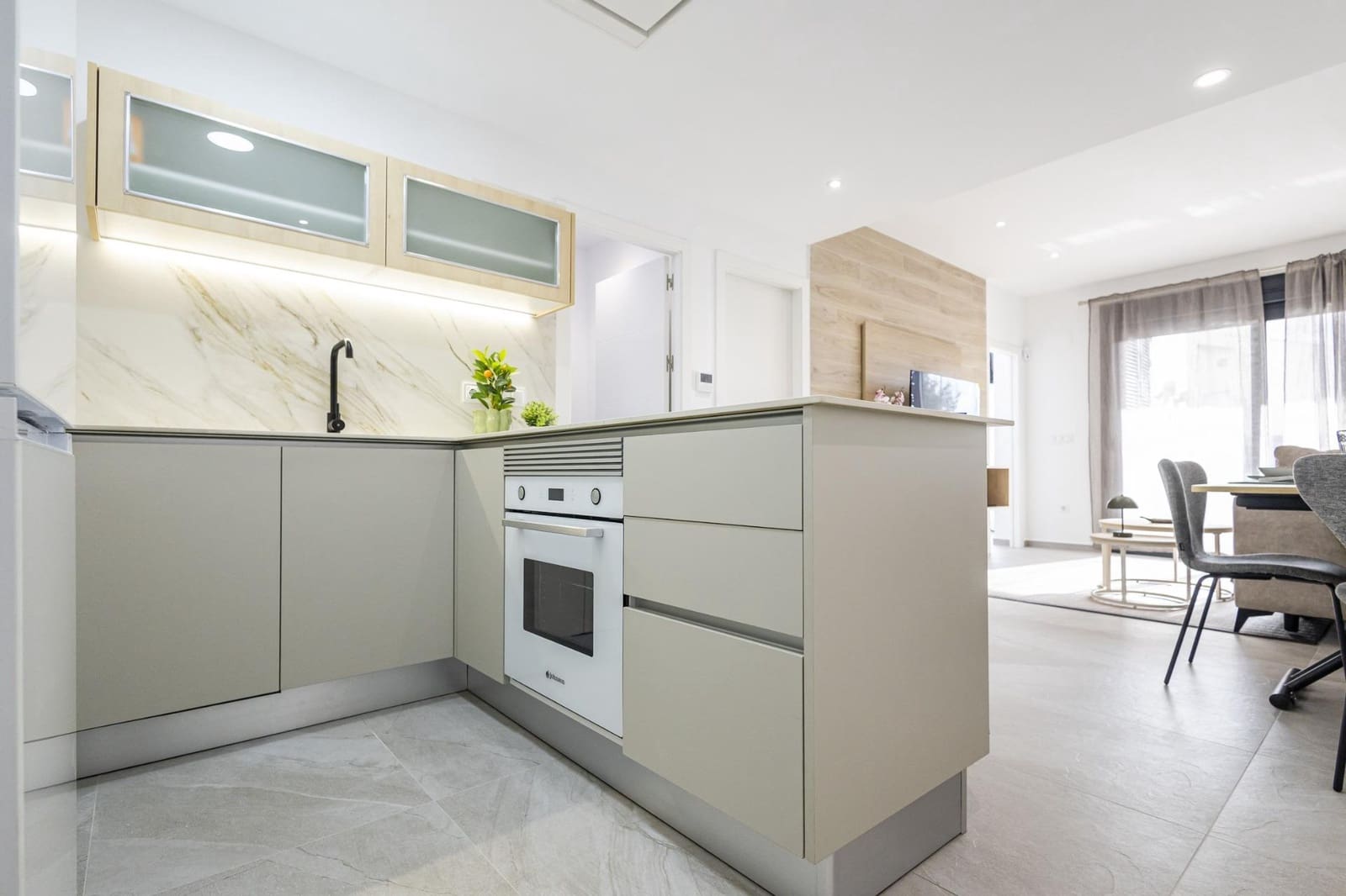 2 soveværelse Lejlighed til salg i Torrevieja med swimmingpool garage - € 269.000 (Ref: 10172927)