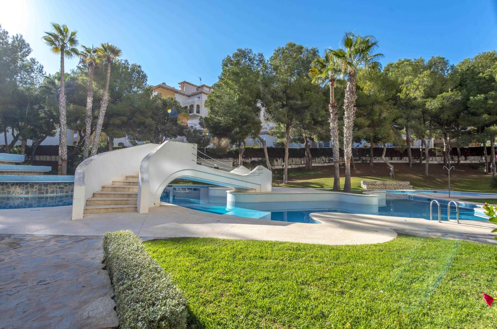 2 bedroom Apartment for sale in Dehesa de Campoamor, Orihuela with pool