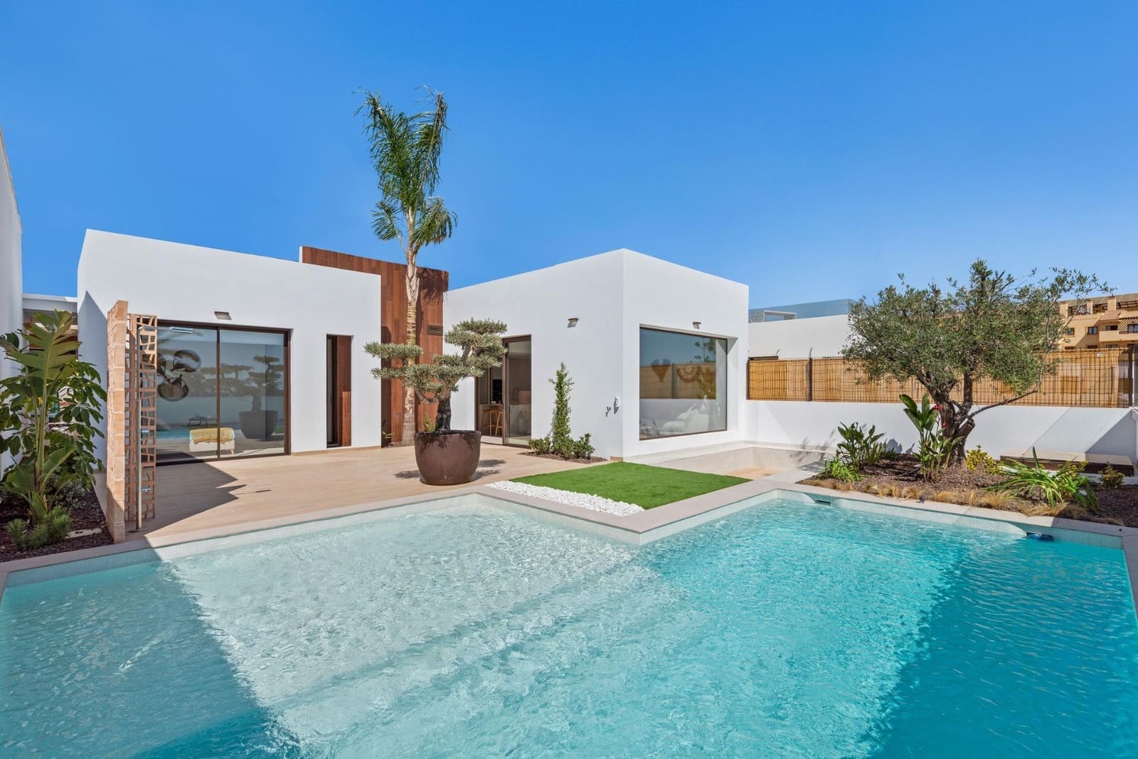 3 bedroom Villa for sale in Los Alcazares with pool - € 559,900 (Ref: 8584944)