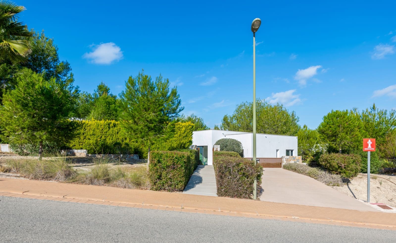 3 quarto Moradia para venda em Las Colinas Golf com piscina garagem - 819 000 € (Ref: 8823377)