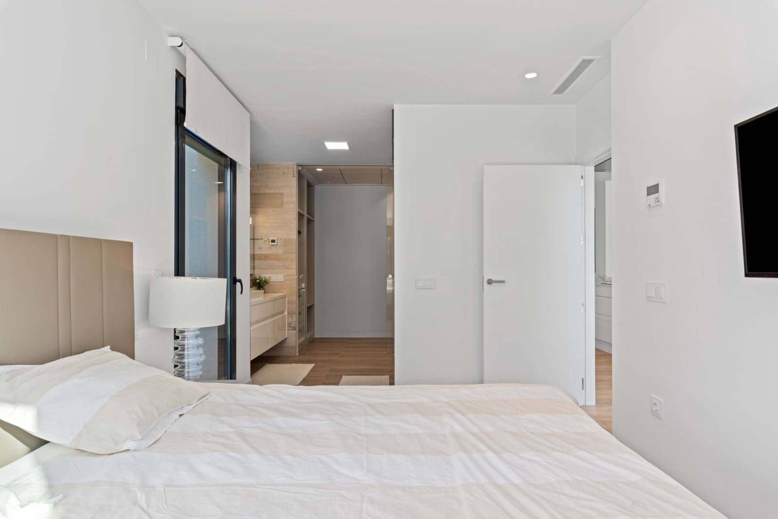 3 quarto Moradia para venda em Las Colinas Golf com piscina garagem - 819 000 € (Ref: 8823377)