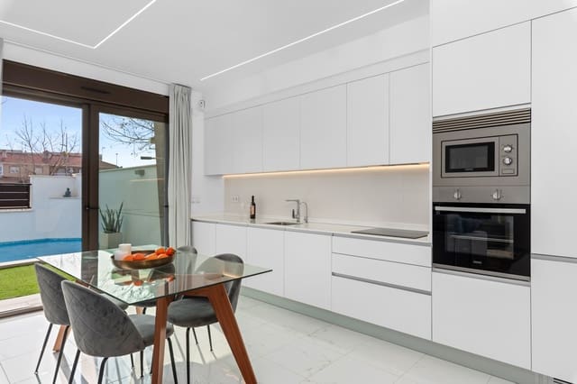 3 bedroom Villa for sale in Pilar de la Horadada ciudad, Pilar de la Horadada with pool garage - € 445,000 (Ref: 8828319)