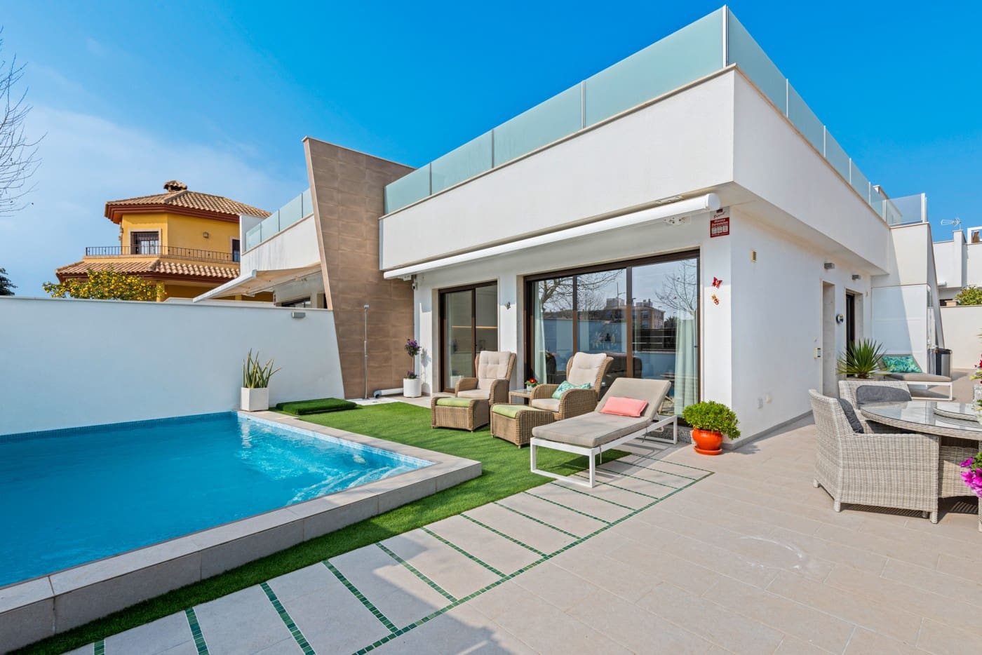 3 bedroom Villa for sale in Pilar de la Horadada with pool garage - € 445,000 (Ref: 8828319)