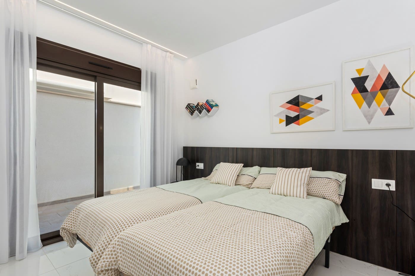 3 bedroom Villa for sale in Pilar de la Horadada with pool garage - € 445,000 (Ref: 8828319)