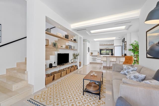 3 bedroom Townhouse for sale in Ciudad Quesada, Rojales with pool garage - € 339,000 (Ref: 9081052)