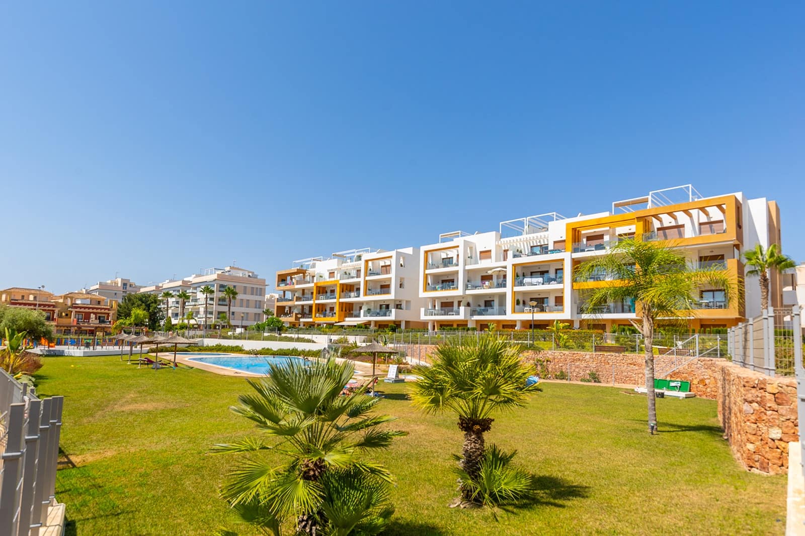 3 bedroom Apartment for sale in Orihuela Costa with pool - € 299,900 (Ref: 9143979)