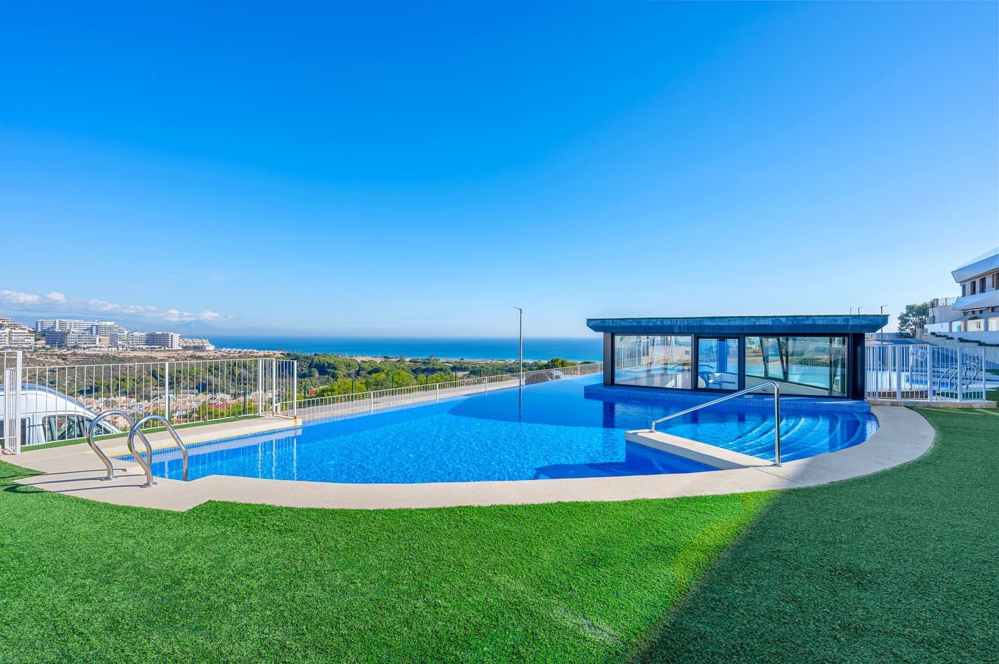 3 sypialnia Penthouse na sprzedaż w Gran Alacant z basenem garażem - 435 000 € (Ref: 9406962)