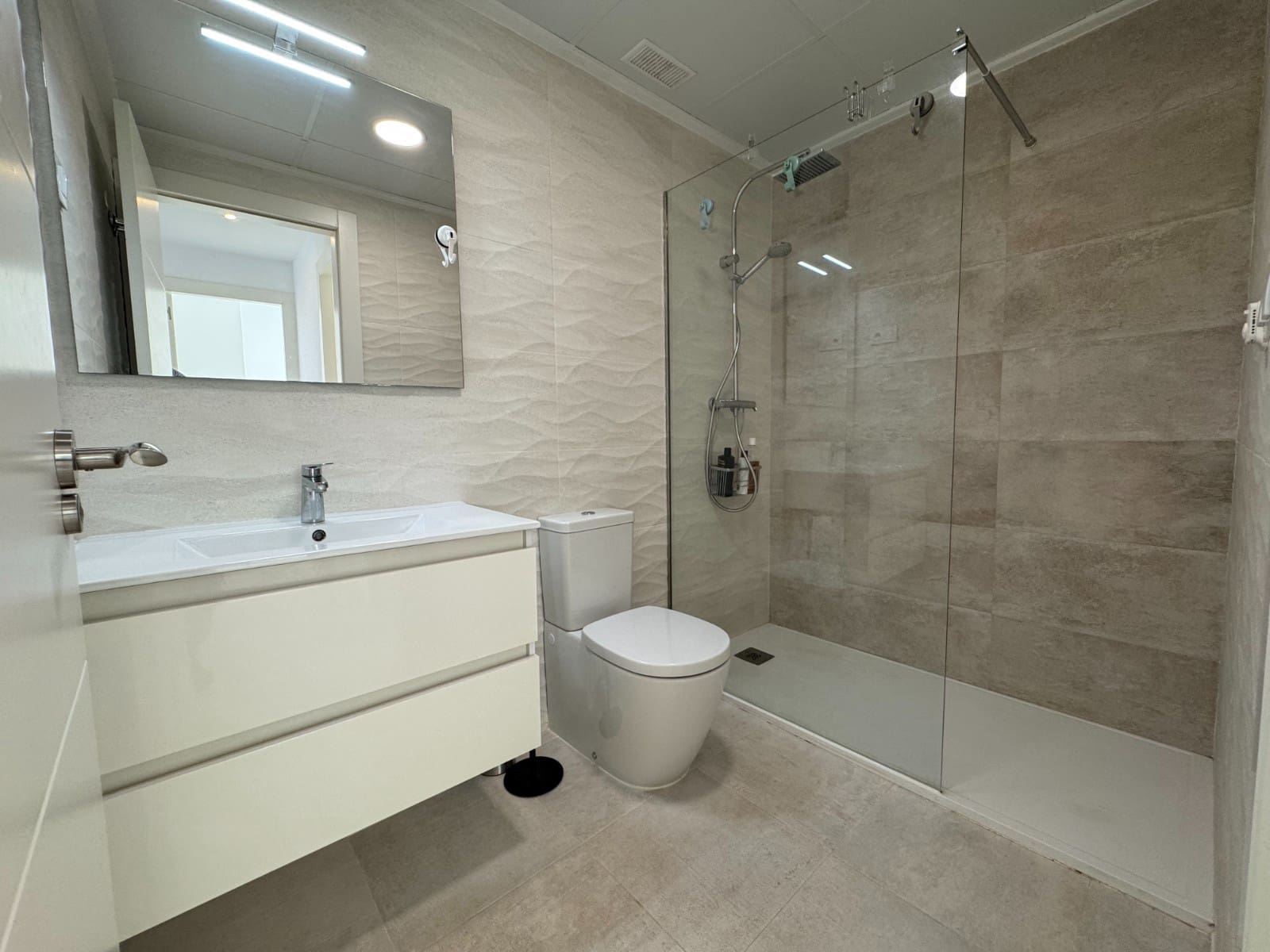 3 soveværelse Byhus til salg i San Pedro del Pinatar med swimmingpool - € 299.000 (Ref: 9727656)