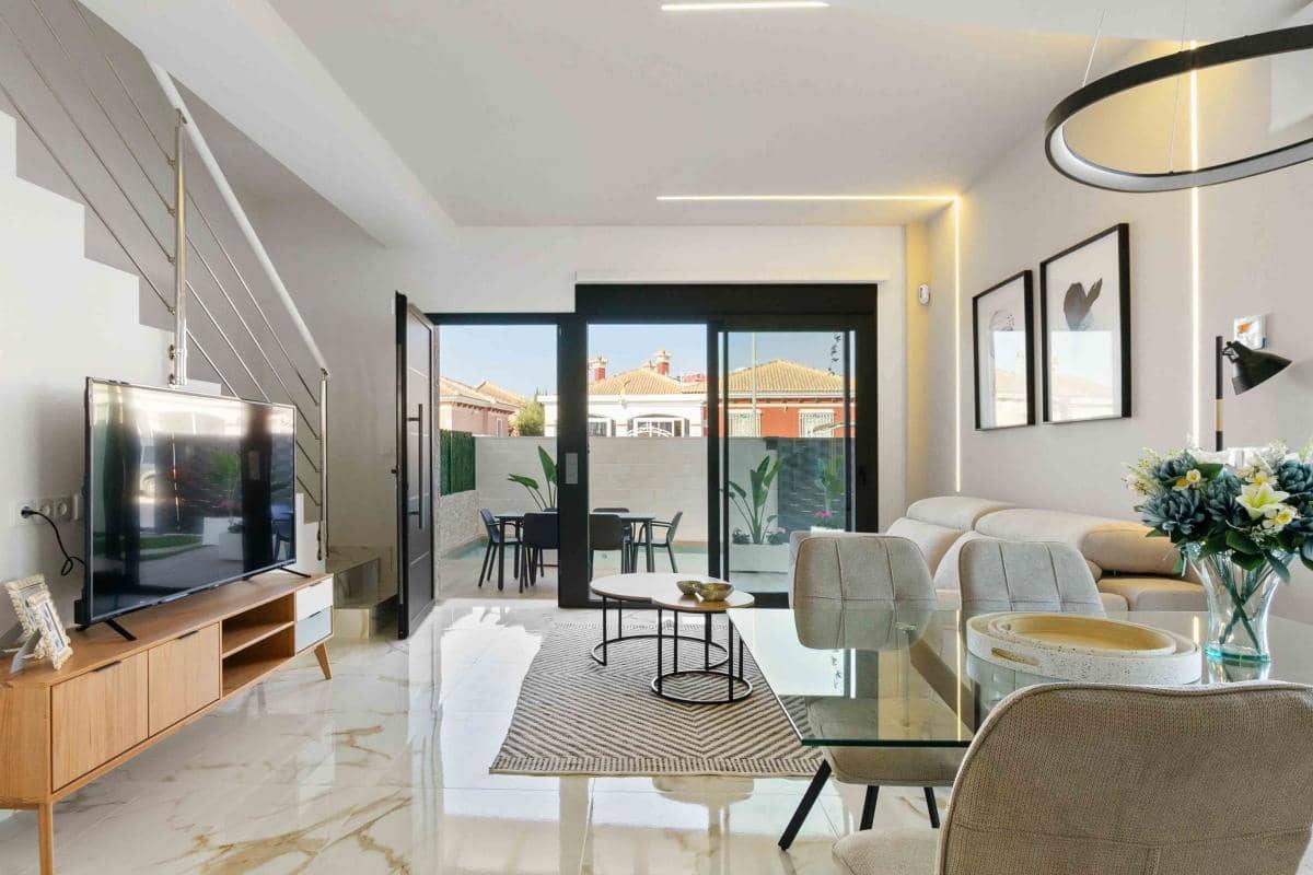 3 makuuhuone Huvila myytävänä paikassa Los Montesinos mukana uima-altaan - 499 000 € (Ref: 9738062)