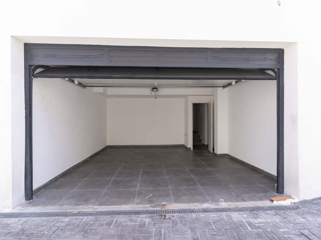 3 bedroom Villa for sale in Polop with pool - € 720,000 (Ref: 9738103)