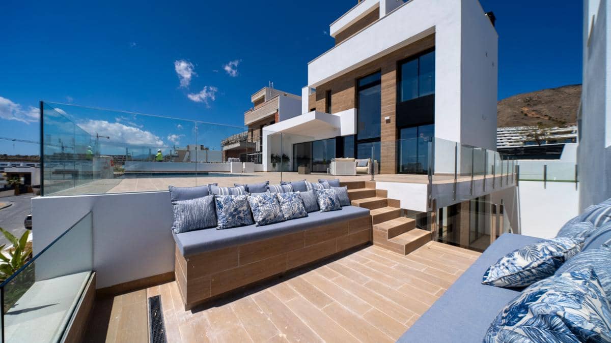 4 bedroom Villa for sale in Finestrat with pool - € 1,350,000 (Ref: 9738132)