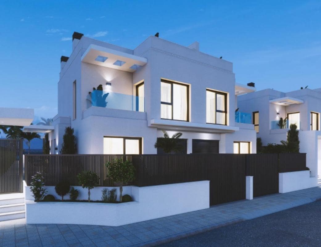 3 sypialnia Dom na sprzedaż w Los Alcazares z basenem - 1 390 000 € (Ref: 9738222)