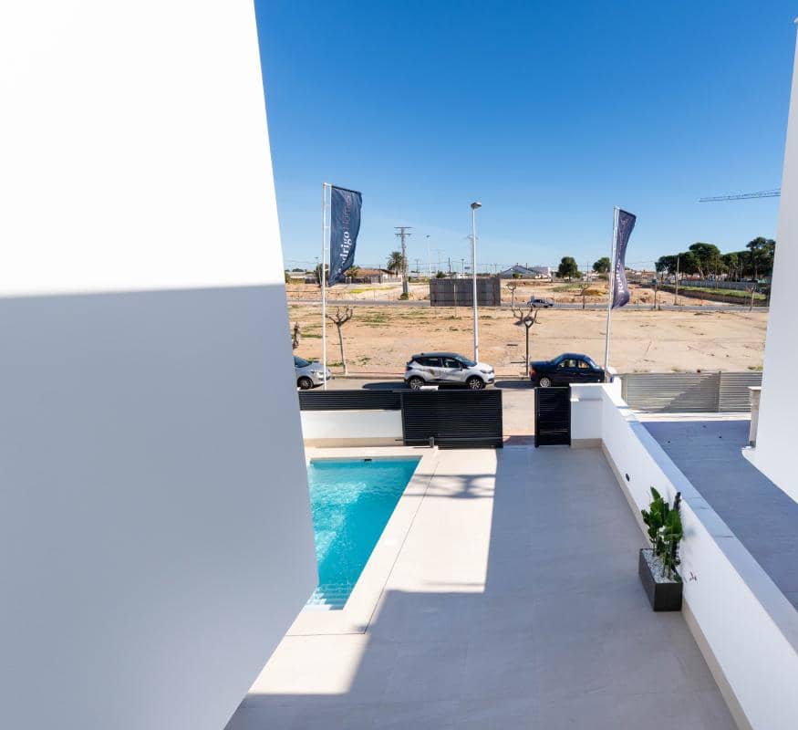 4 sovrum Villa till salu i San Pedro del Pinatar med pool - 890 000 € (Ref: 9740475)