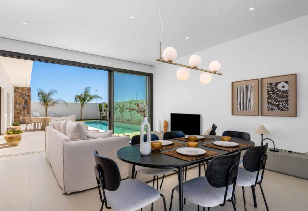 3 soveværelse Villa til salg i Los Alcazares med swimmingpool - € 519.900 (Ref: 9755169)