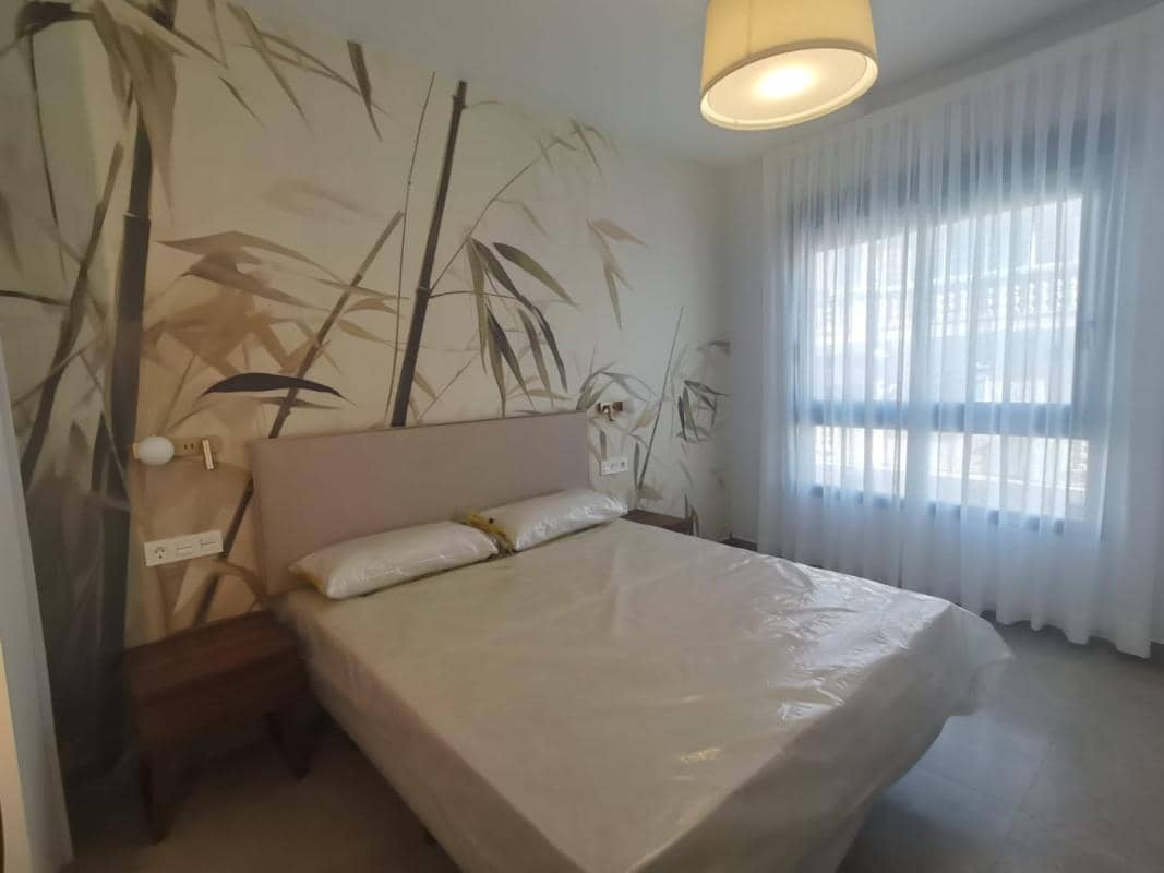 Apartamento de 2 habitaciones en Torrevieja en venta con piscina - 249.000 € (Ref: 9768911)