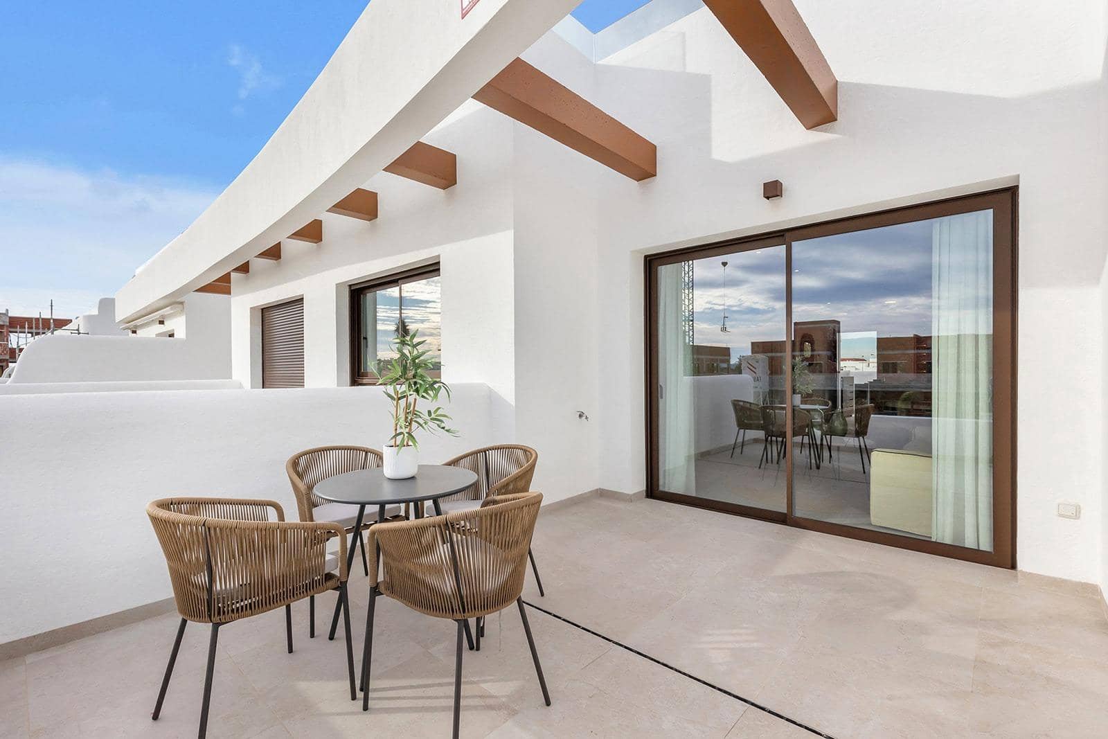 3 soveværelse Lejlighed til salg i Los Alcazares med swimmingpool - € 369.900 (Ref: 9960559)