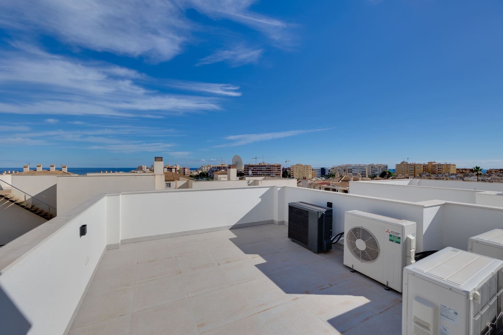4 quarto Moradia para venda em Torrevieja com piscina - 750 000 € (Ref: 9960599)