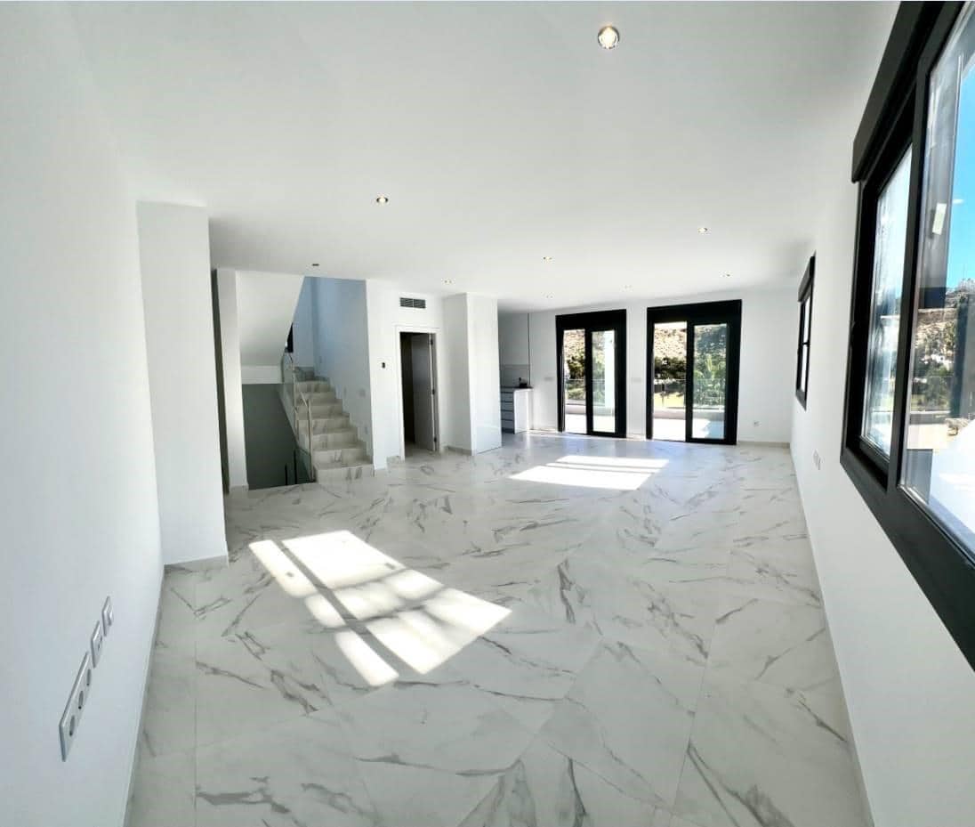 3 bedroom Villa for sale in Rojales with pool - € 852,000 (Ref: 9960684)