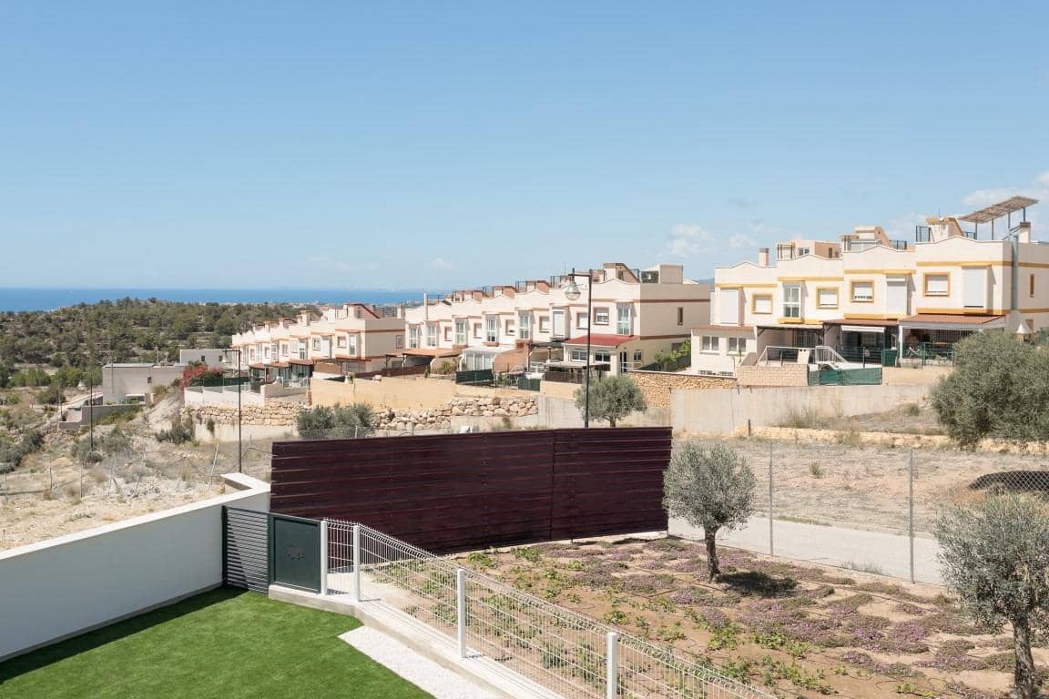 4 soveværelse Villa til salg i Finestrat med swimmingpool - € 555.000 (Ref: 9960692)