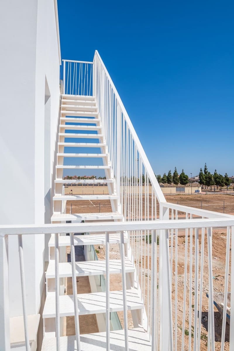 3 chambre Villa/Maison à vendre à Los Alcazares avec piscine - 445 000 € (Ref: 9960850)