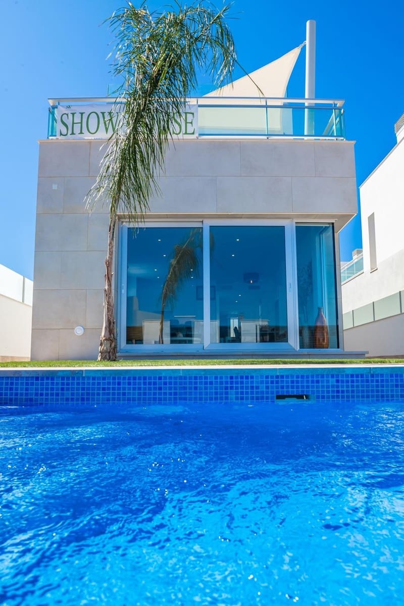 3 chambre Villa/Maison à vendre à Los Alcazares avec piscine - 445 000 € (Ref: 9960850)