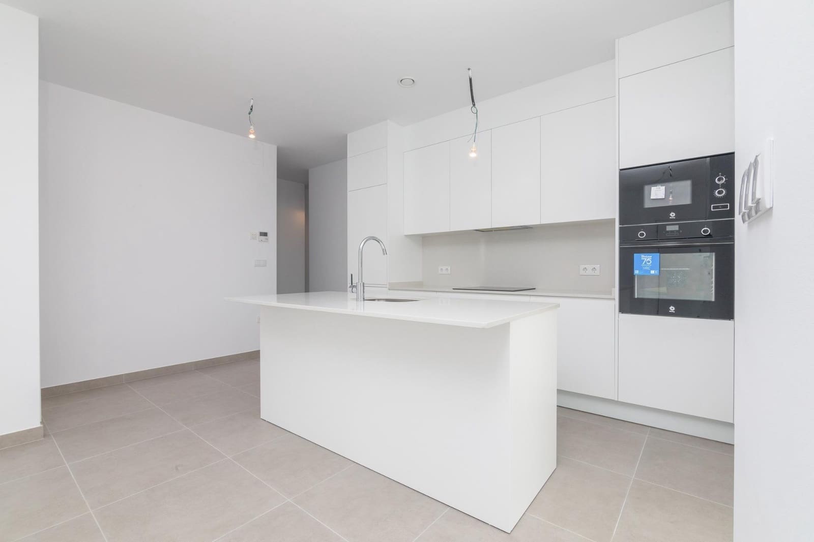 3 soveværelse Villa til salg i Polop med swimmingpool - € 585.000 (Ref: 9960930)