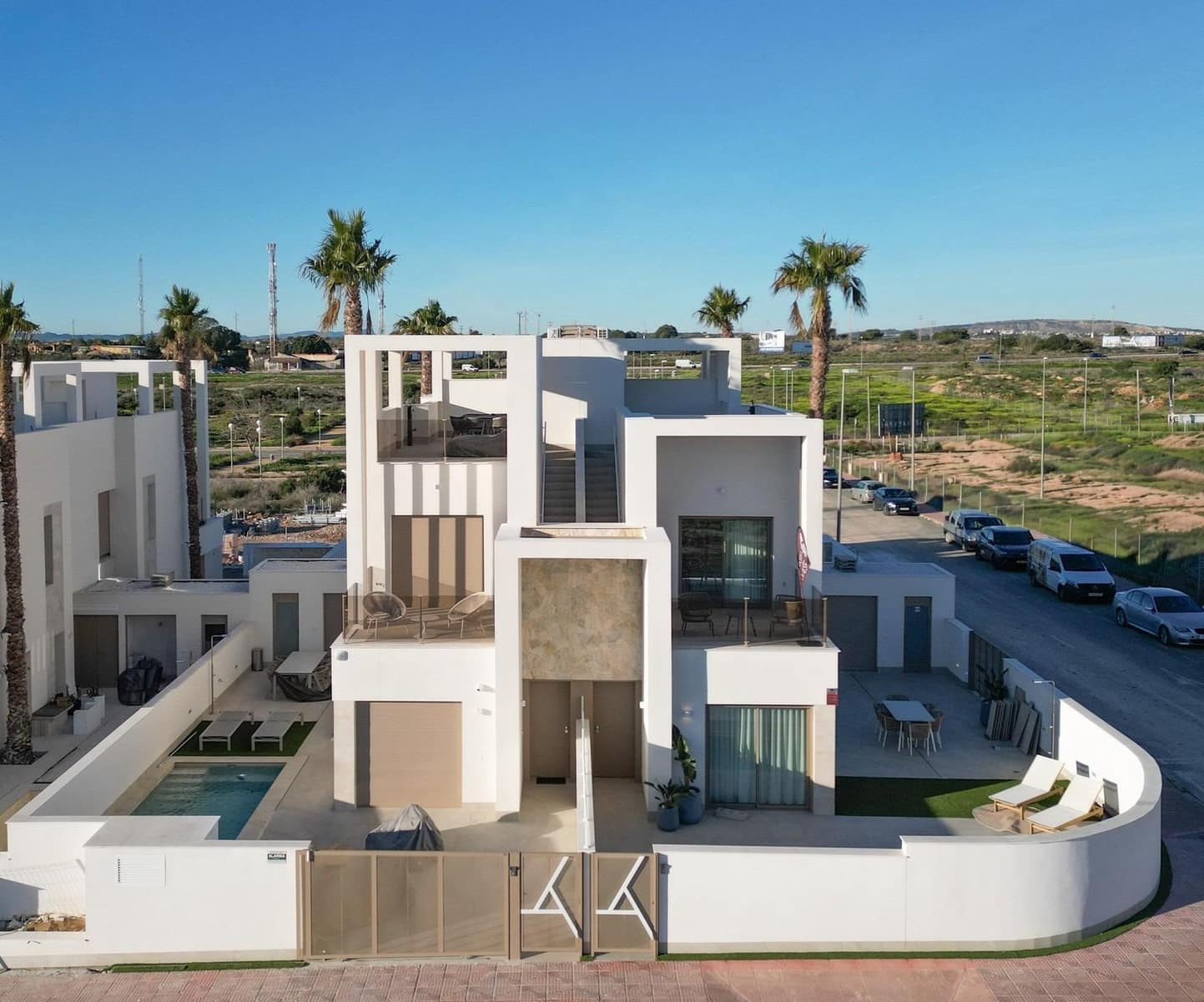 3 soveværelse Villa til salg i Los Alcazares med swimmingpool - € 469.000 (Ref: 9960947)