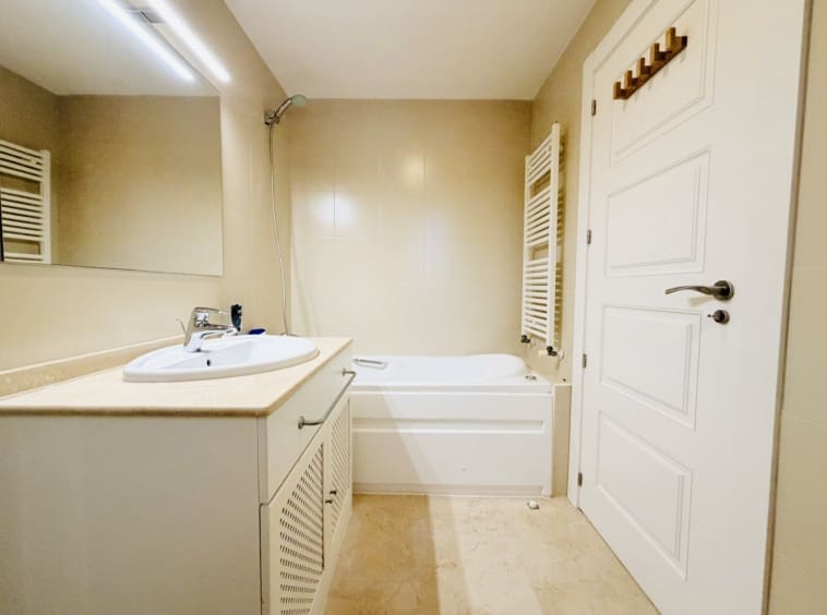 2 sypialnia Apartament na sprzedaż w El Valle Golf Resort z basenem - 239 000 € (Ref: 10014997)