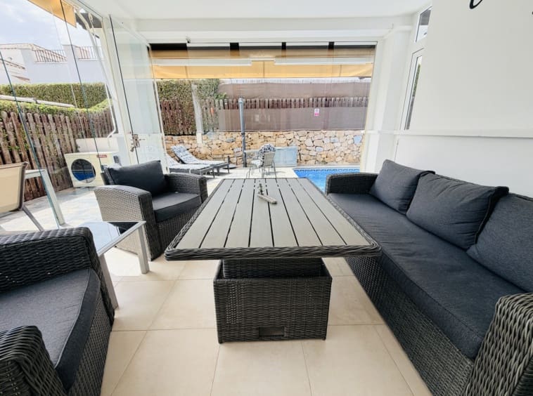 2 soveværelse Villa til salg i La Torre Golf Resort med swimmingpool - € 310.000 (Ref: 10046752)