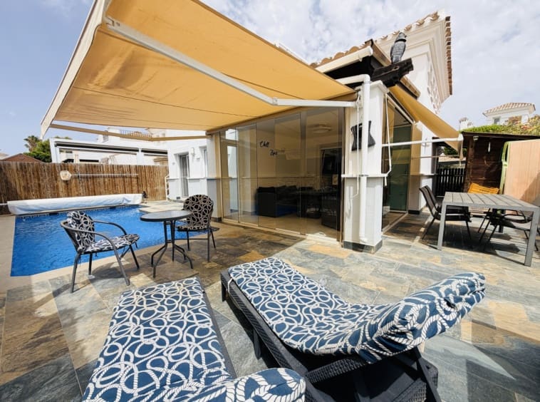 2 soveværelse Villa til salg i La Torre Golf Resort med swimmingpool - € 310.000 (Ref: 10046752)